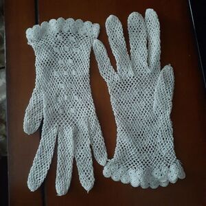 Vintage crochet white gloves girls child size handmade crocheted vintage gloves